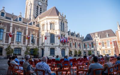 photo concert de carillon cour de l'hôtel de ville de douai